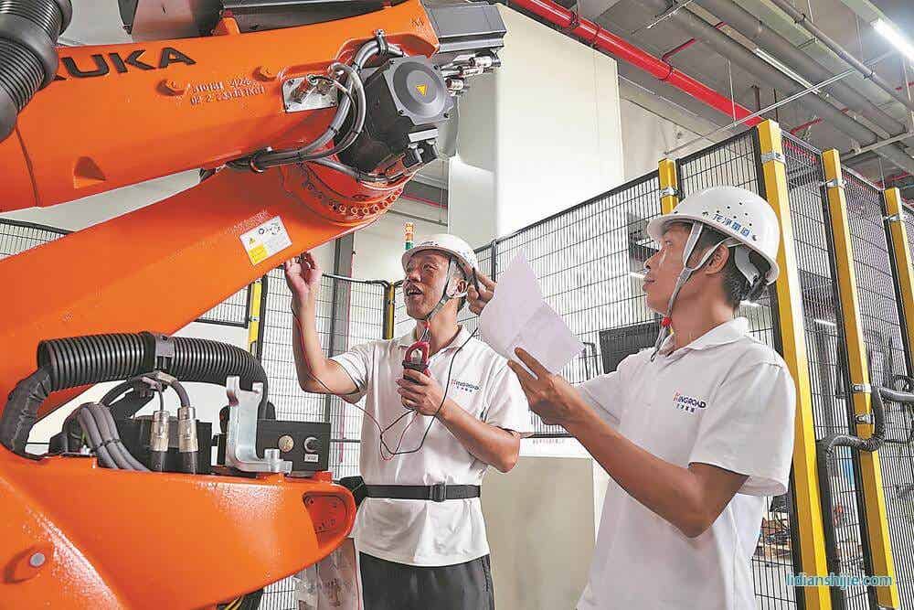 龍巖市上杭縣上杭工業(yè)園區(qū)南崗金銅產(chǎn)業(yè)園的福建龍凈量道儲(chǔ)能科技有限公司年產(chǎn)6GWh鋰電池儲(chǔ)能系統(tǒng)項(xiàng)目現(xiàn)場(chǎng)