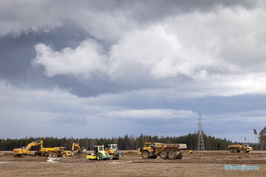 4月29日在芬蘭東南部城市科特卡拍攝的中芬合資、芬蘭首家鋰電池材料工廠施工現(xiàn)場 4月29日在芬蘭東南部城市科特卡拍攝的中芬合資、芬蘭首家鋰電池材料工廠施工現(xiàn)場