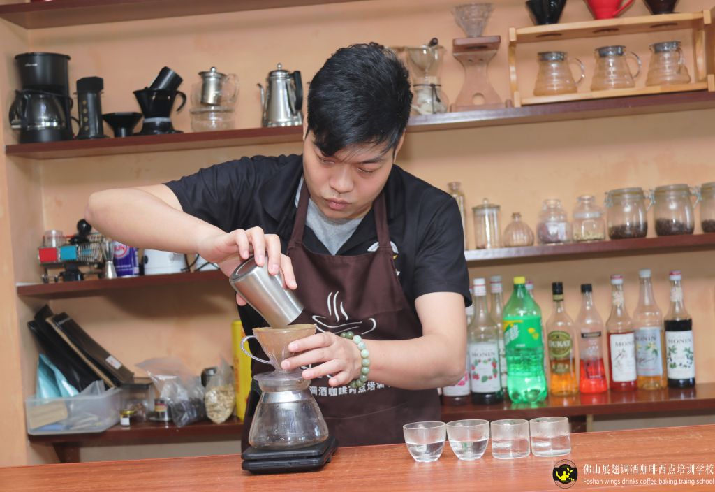 佛山展翅學(xué)院已進(jìn)行全面消毒，請(qǐng)到校參觀